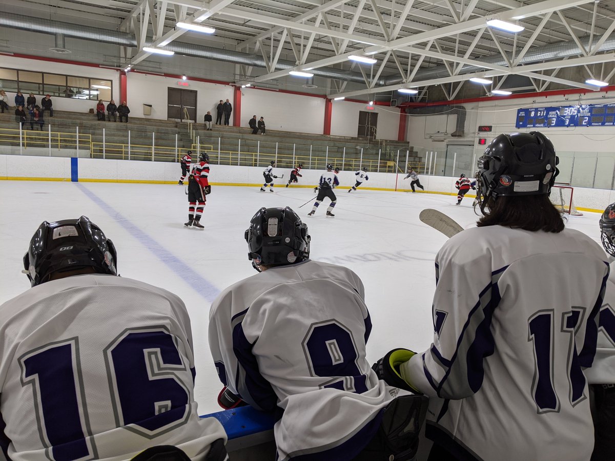 ldhmrlind's tweet photo. LDH Boys' Hockey hang on for a back and forth 3-2 win vs @BellBruins. Record moves to 3-1-1. @ldhathletics https://t.co/m8DHMeY9Xc