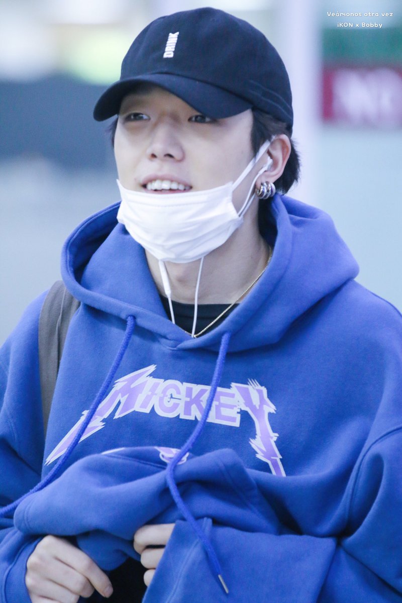 VOVFORBOBBY's tweet photo. 191106 김포공항 
🍭🥛
#BOBBY #바비 https://t.co/oeYk1FK0iE