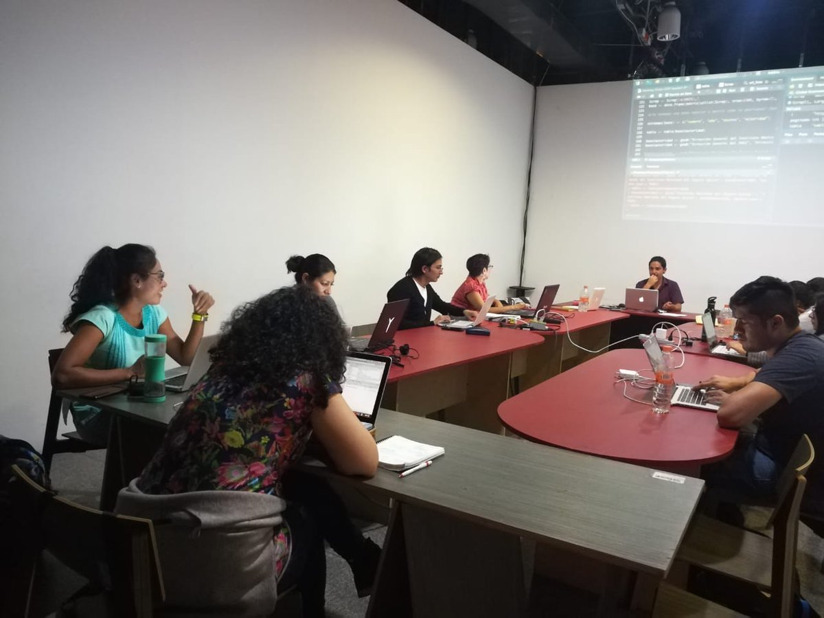 Datacritica's tweet photo. En nuestra segunda sesión de #HackingCivico en @CCDmx aprendimos a organizar y hacer limpieza de un caos de extracción en una base de datos con recomendaciones de DDHH por año, autoridad y asunto, a agrupar y resumir por variables... https://t.co/FJSBO22yko