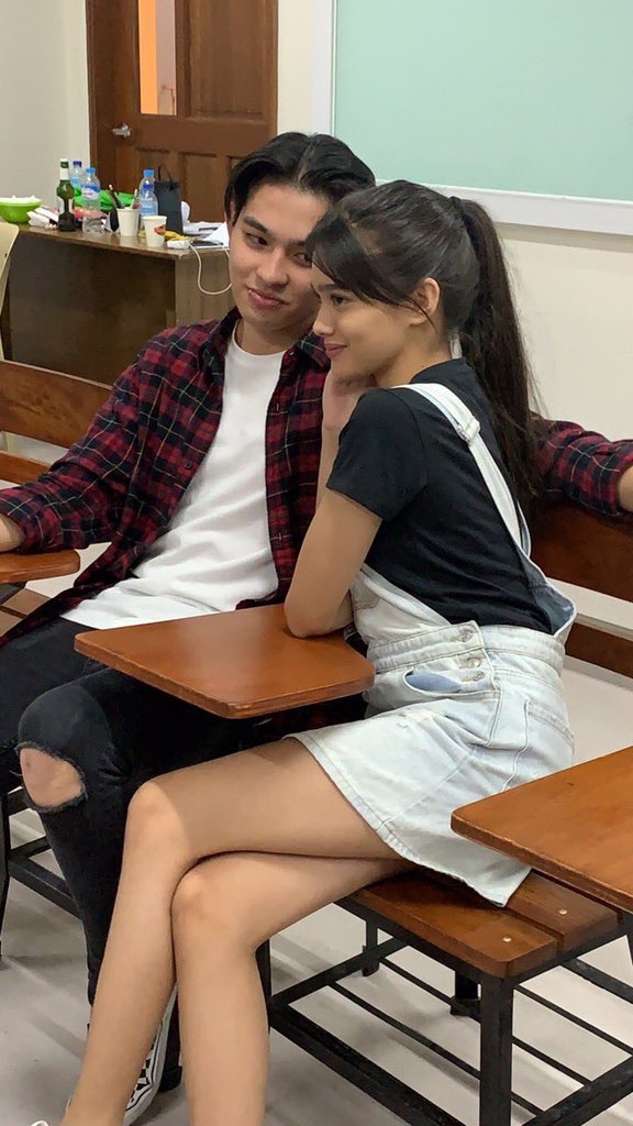 siGerome_'s tweet photo. “Lee Roi Gozon and Naih” ❤️

support to both you!!! #HesIntoHerReveal @boyband_joao @mscrizataa I https://t.co/fS9vfNVwts