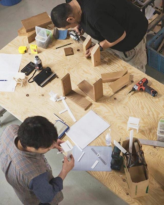 Make small furniture this weekend with @lamanaph! With their guidance, you can design and make your own serving tray, or stool—if you’ve been itching to work on a more freestyle woodworking project, this session is for you!

Send us a DM, or head over to… ift.tt/2JVEEl2
