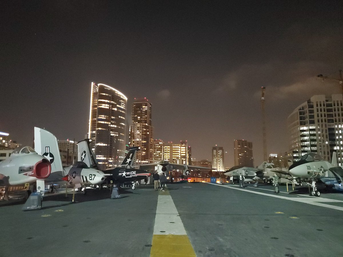 HenningWillers's tweet photo. Final Night #RadRes2019๐ (included in registration fee, how about that?๐)
On the USS Midway ๐บ๐ฎ๐๐ช
Highlight for us #radiation folks has gotta be the X-ray room in Sick Bay ๐คฉ
Super ๐ฅ & Thanks @RRS_RadRes @precisionxray ๐
Good trip home ๐ซ!
#RadRes2020 Hawaii Oct 18-21 https://t.co/8N4duoWKPw
