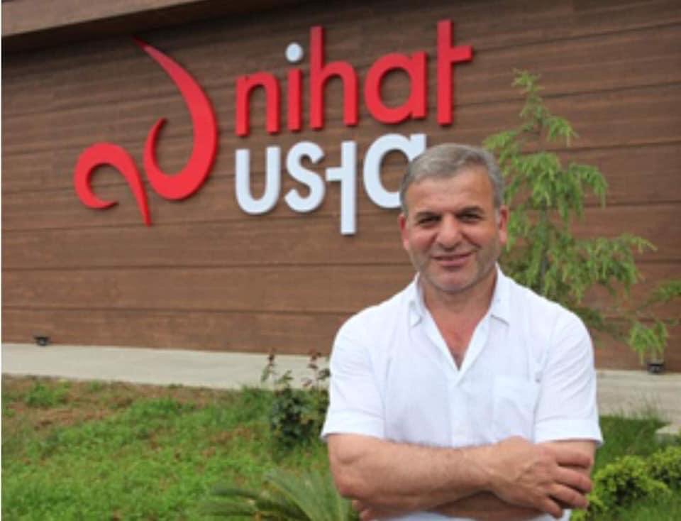 Cevdet_Erdol's tweet photo. Trabzon’un sevilen, takdir edilen, başarılı ve hayırsever işadamı #NihatUsta’nın vefatını büyük bir üzüntüyle öğrendim. Kendisine Allah’tan rahmet, başta ailesi olmak üzere tüm sevenlerine sabır ve başsağlığı diliyorum. Ona ve tüm geçmişlerimize dualarımızı eksik etmeyelim. https://t.co/XJYDkzrBuB