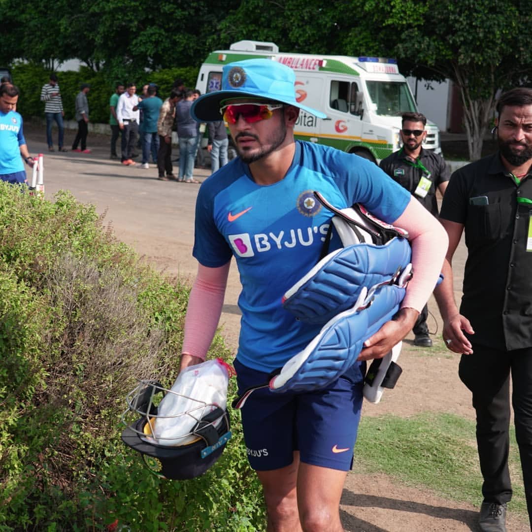 THESPORTZSTUDIO's tweet photo. Team India is all ready to battle it out in tonightโs game โ๏ธ ๐
Do you think theyโll manage to level the series tonight? ๐ค
.
.
.
.
#INDvBAN #GoIndia #TeamIndia #TSS #ExclusiveTalent #Cricket #CelebrityManagement #TalentManagement #ManishPandey https://t.co/iNnQPiFxIt