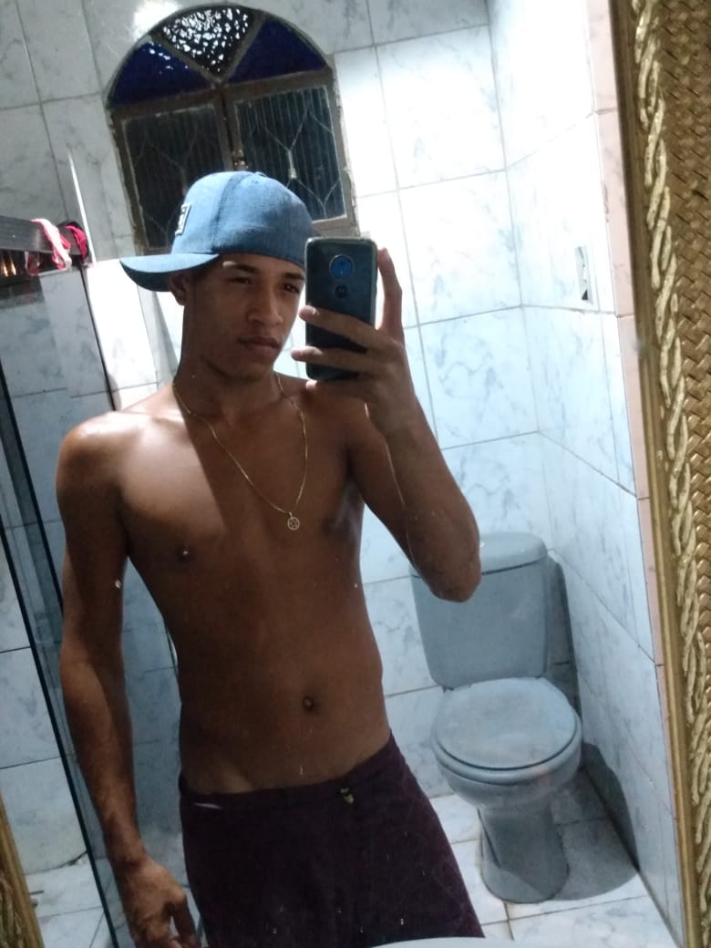 Alexsalgueiro11's tweet photo. Boa noite 🤫🧐🌝🌝😊🤝 https://t.co/z4MaslaR0l