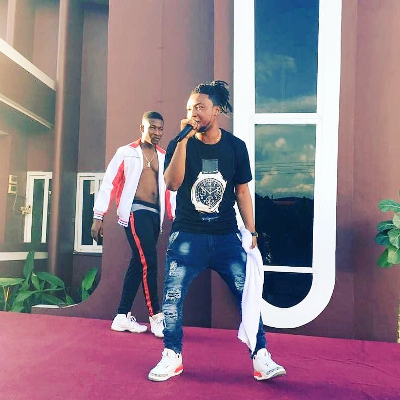 bra_klintin's tweet photo. With God everything is possible .. I'm the son of the Highest
#MusicVideo. #sarkodie. #HipHopMusic. #sarckcess #VITARS. #BurkinaFaso #Ghana #Ghanadjawards19 #ghanamotion #pluse https://t.co/x32guTjrg2