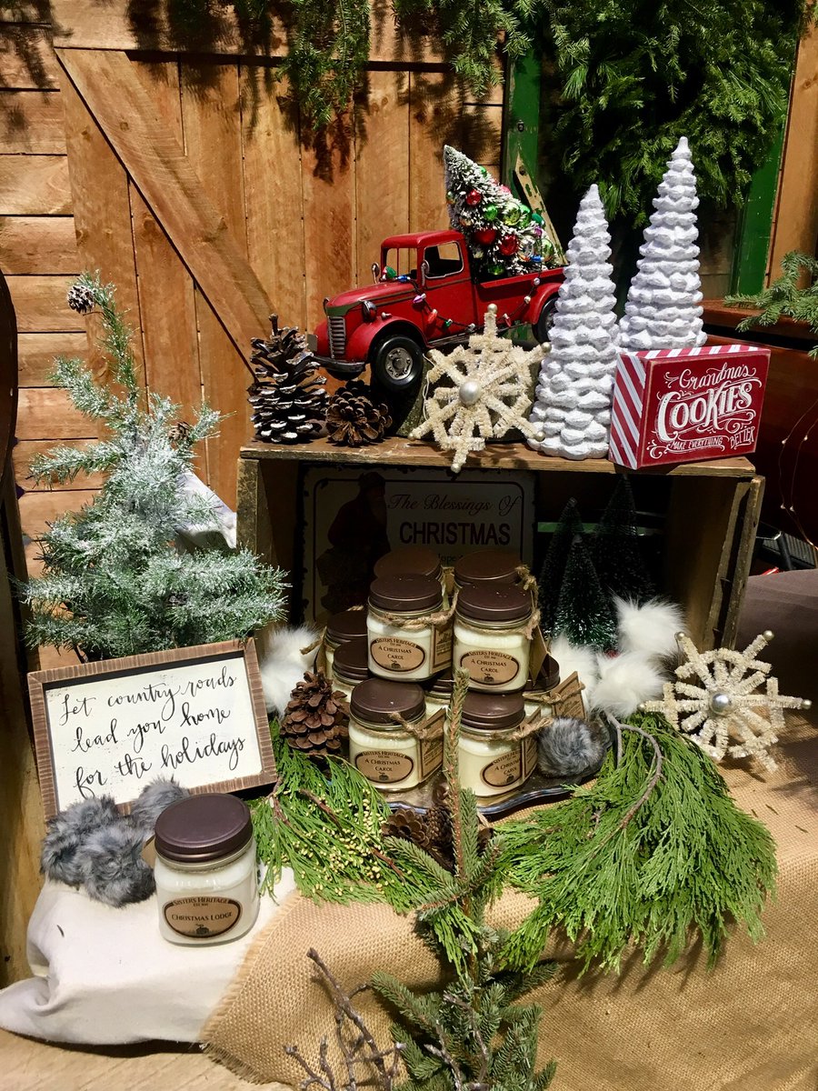 MPLSHolidayShow's tweet photo. You’ll find holiday decor galore @usbankstadium this weekend! #holidays #tistheseason #diyorbuy #decor https://t.co/xt1OPSJaGq