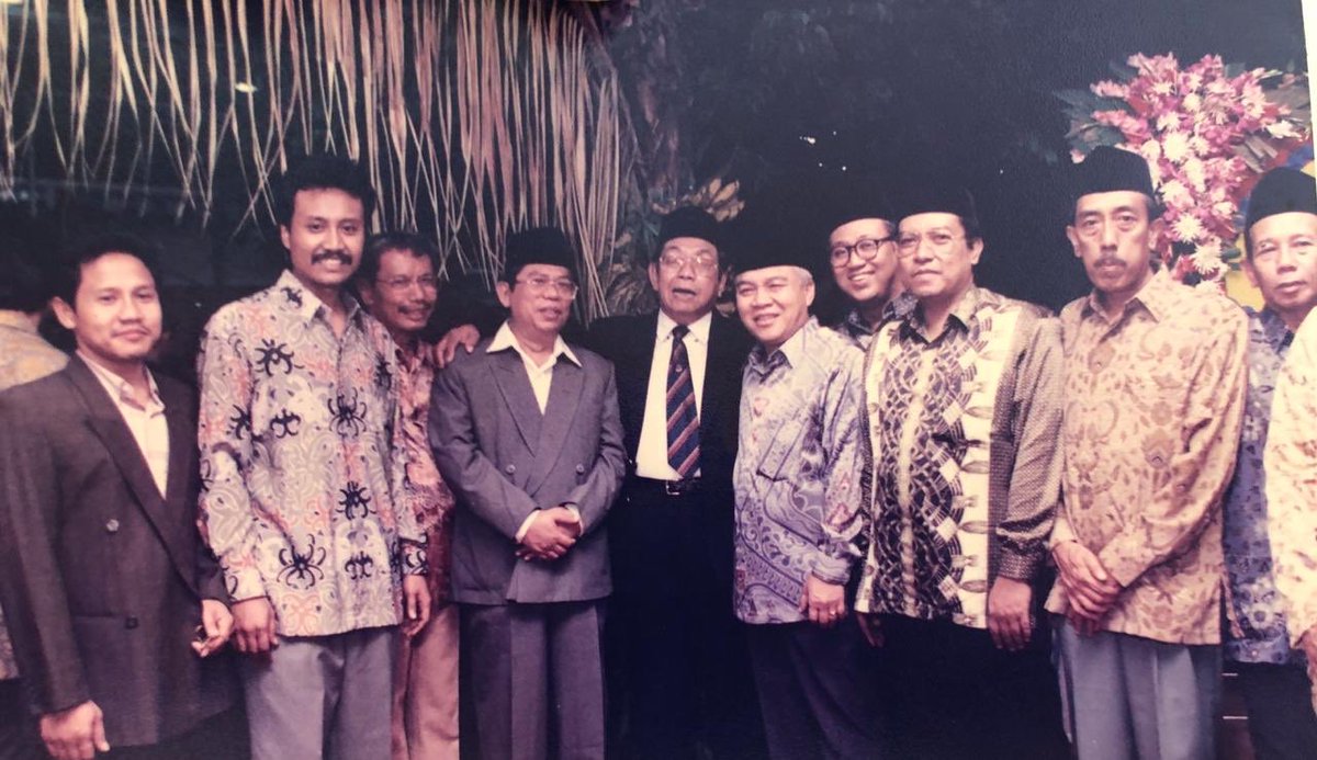 cakimiNOW's tweet photo. VIRAL
Lagi mikir caption yang pas untuk foto yang bersejarah ini, #eh foto ini sudah viral ke berbagai group WA dan somed..
Apa caption yang pas untuk foto dahsyat ini ya?
Lima caption terbaik dapat hadiah menarik lho.. https://t.co/0hm3r5KsAf