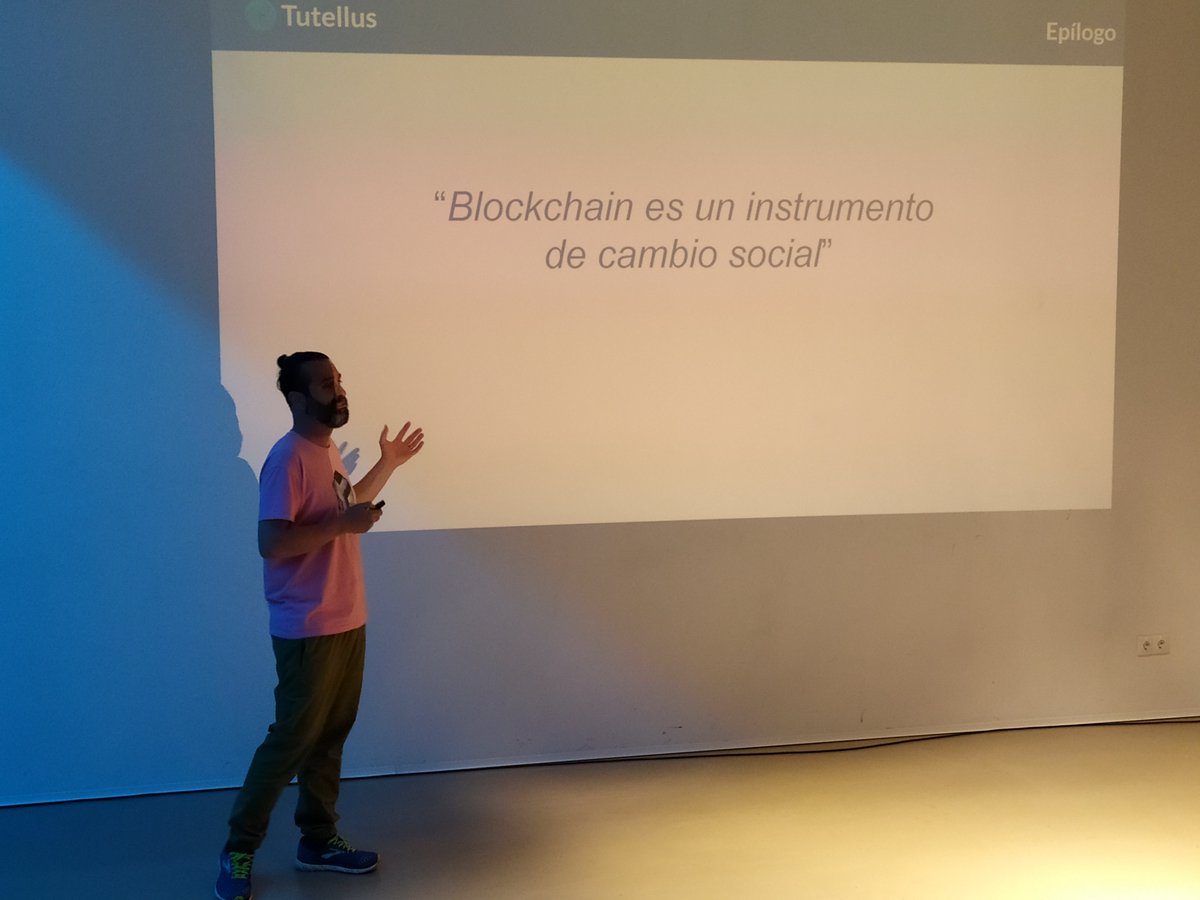 EstherAlonso_M's tweet photo. "Blockchain es un instrumento de cambio social" @mcaballero en evento #blockchain_alicante. "Se puede tokenizar cualquier cosas que aporte valor a un tercero"...en @tutellus te " pagan" por estudiar. 
#NoVengaisAlicante #TalentoTech #TalentoIT #recruit4techs https://t.co/Y23PXGxp7p