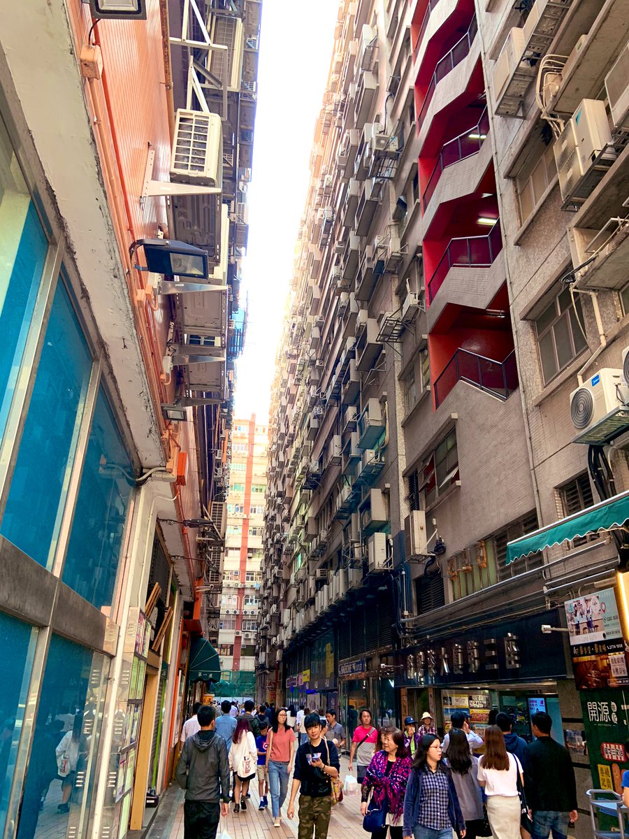 WigglyLineCo's tweet photo. #epic on Friday is an elevator pitch taking place in an actual elevator (not one in this building—this is the Camel Paint Building where we had lunch 😛). We’ve been warned that lift noises and the tight space will make tone and non-verbal communication particularly important. https://t.co/MLEPrx1Vuf