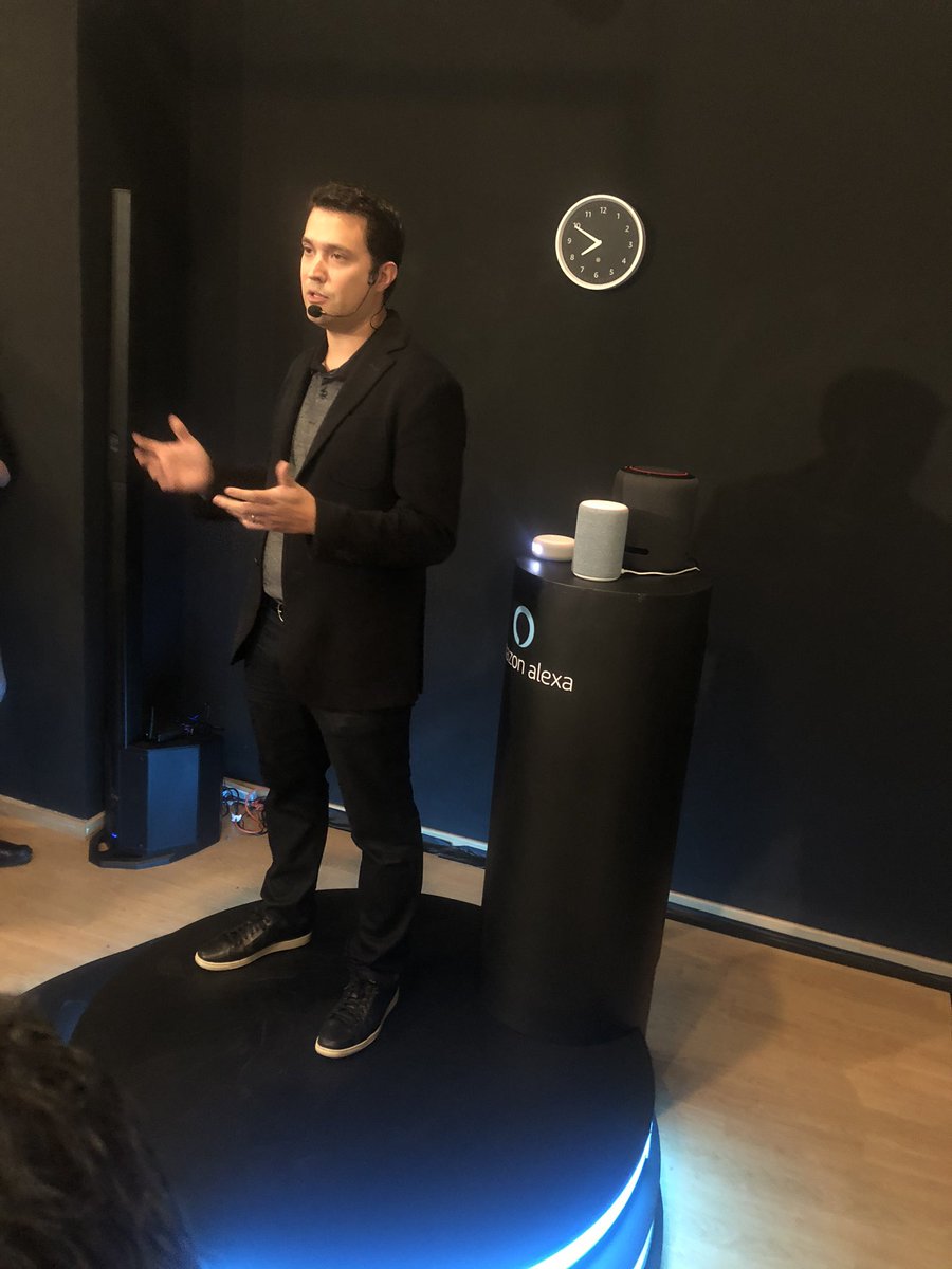 IndiegeekMX's tweet photo. En el evento de #1añoAlexaMX #PreguntAlexa en los que están presentando tres nuevos dispositivos los cuales se pueden adquirir desde mañana en @amazonmex https://t.co/fhHCSIwl9G