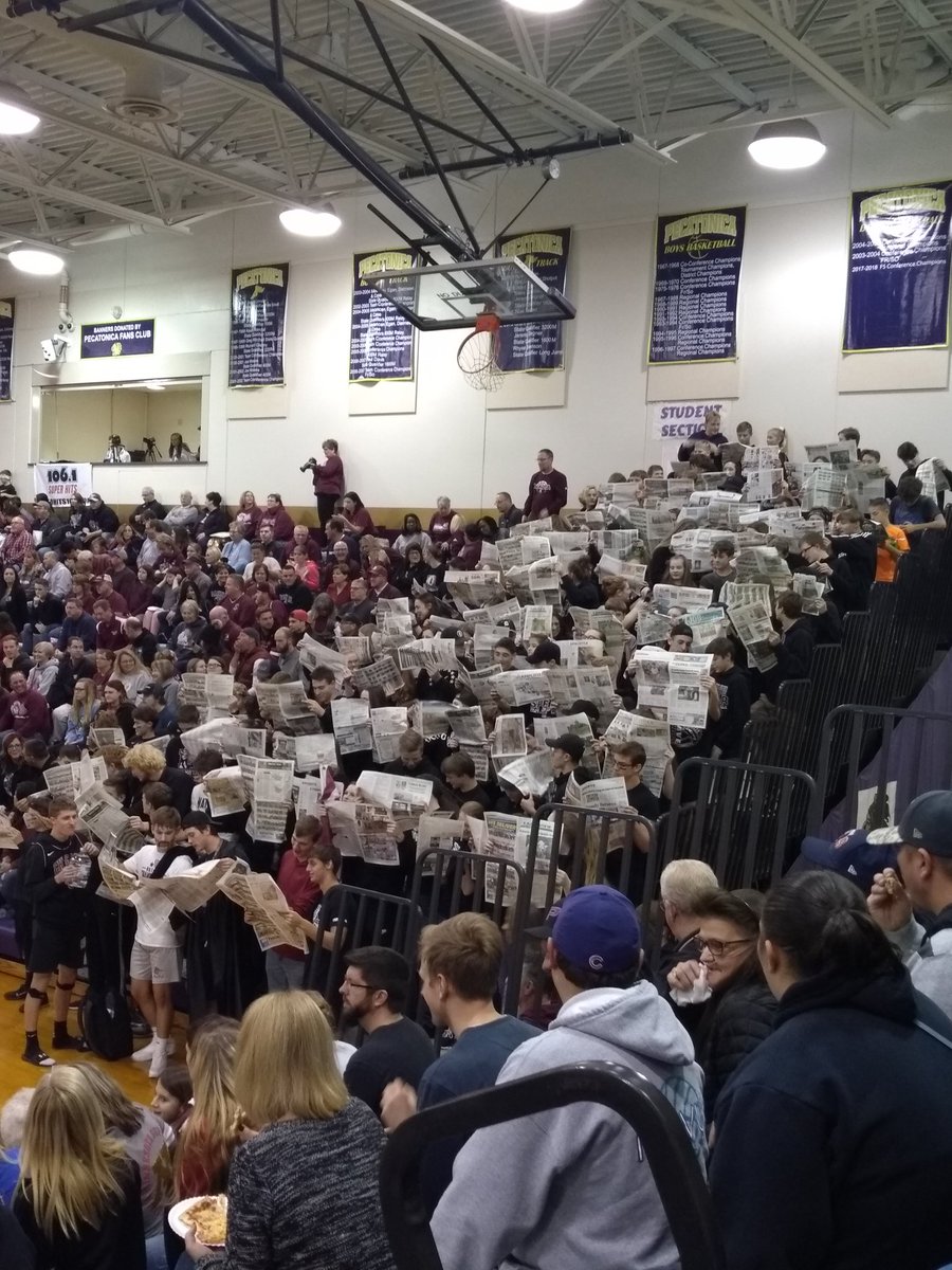 KauffmanBritton's tweet photo. Check the news people...Dakota Girls are Sectional Champs!!! https://t.co/uImTrHSFA7