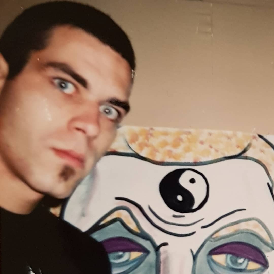 nikolas83gianni's tweet photo. Artwork and me In old house 2005
#art #artist #digitalartist #digitalart #ilustrator #designer #traditionalartist #artwork #mad #madman #high #higheyes #yinyang #photography #photo #oldphoto #model #young #poor #toughlife #nikolass #nikolass83 #nikolass83gianni #srbija #serbia https://t.co/NWTXzvhhsk
