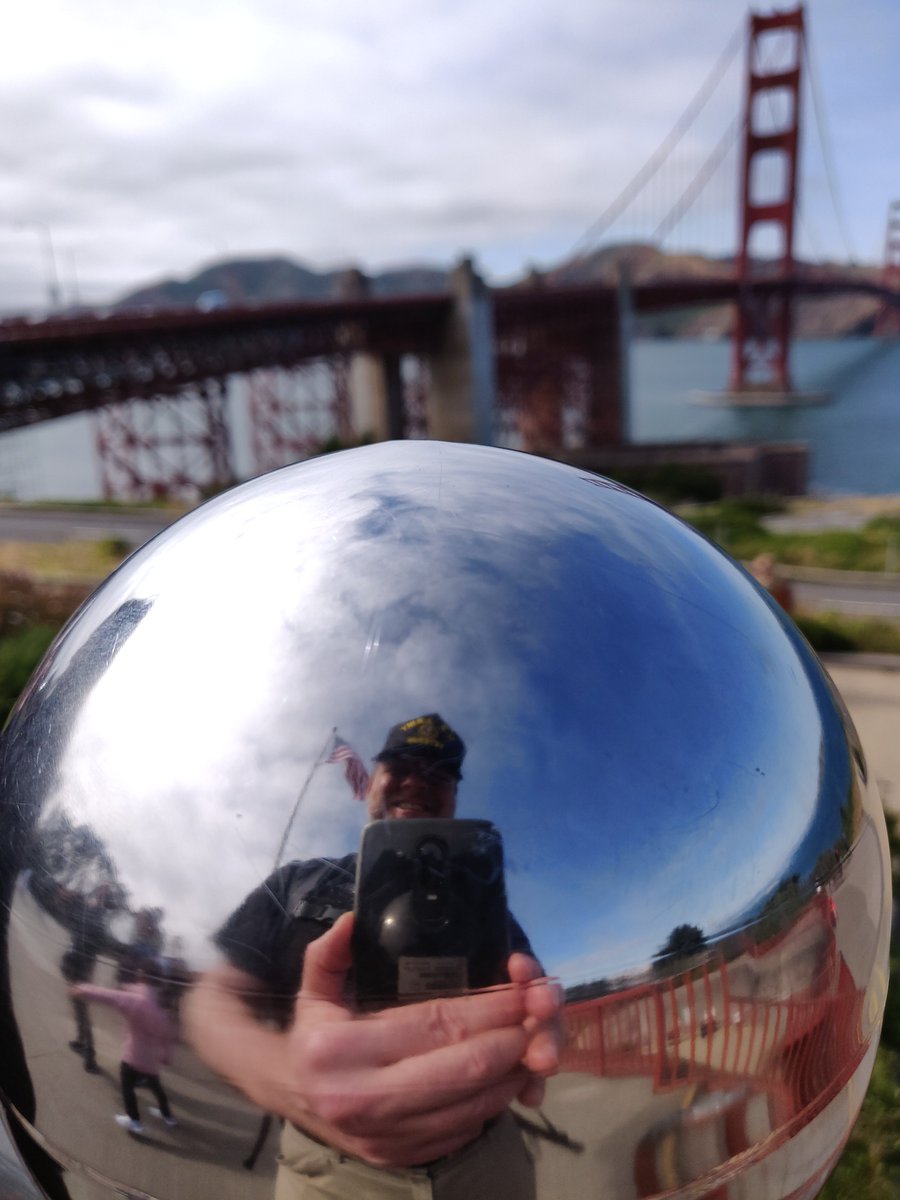 AllenBarth's tweet photo. I'm @GA_SF tonight to celebrate 5 years in #SF whilst learning about new opportunities. We can all pledge to teach a skill to others. I'll teach #photography composition and editing . #skillitforward https://t.co/f91YUg2jk8