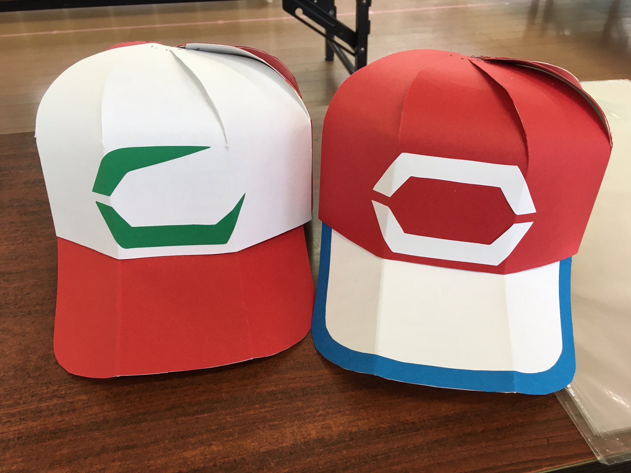 Mie 月曜断食 ポケモン関係の帽子 写真撮り忘れてたカービィとかキティちゃんとかは 全部並べたのしかなかった 後ろの箱にもいっぱい入ってます 廃材工作 牛乳パック帽子 雪印メグミルク ポケモン サトシの帽子 カービィ キティちゃん