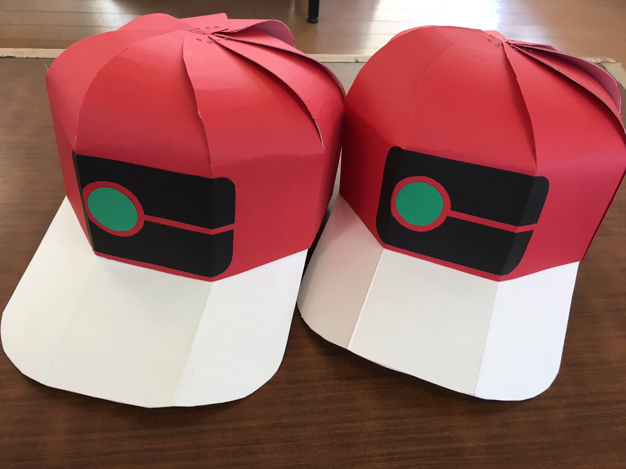 Mie 月曜断食 ポケモン関係の帽子 写真撮り忘れてたカービィとかキティちゃんとかは 全部並べたのしかなかった 後ろの箱にもいっぱい入ってます 廃材工作 牛乳パック帽子 雪印メグミルク ポケモン サトシの帽子 カービィ キティちゃん