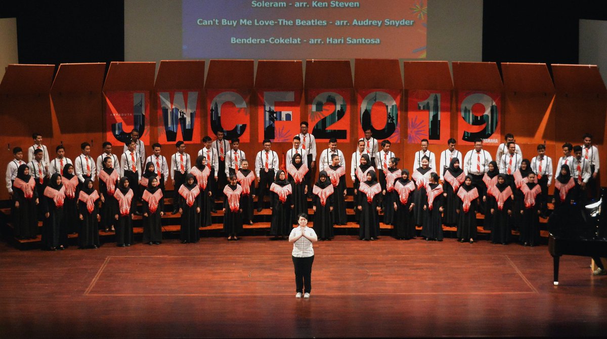 Penampilan Jinggaswara Itenas Choir dalam Friendship Concert Jakarta World Choir Festival 2019 dengan membawakan beberapa lagu Folklore dan Pop dari dalam negeri maupun luar negeri.