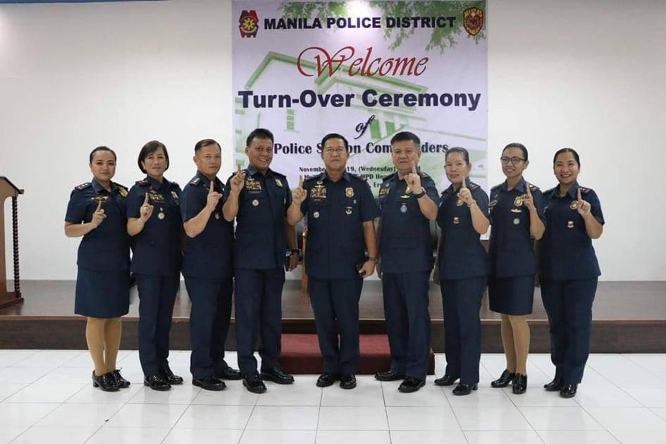 PS7MPDreact's tweet photo. Kahapon, ika-6 ng Nobyembre pormal na itinalaga ni MPD Chief, PBGEN BERNABE M BALBA sa direktiba ni NCRPO Chief, PBGEN DEBOLD M SINAS ang mga bagong Station Commander ng Jose Abad santos Police Station (PS-7) na si PLTCOL ANNIE M LANGCAY . God Bless Ma'am...
#TeamMPD
#TeamSyete https://t.co/n1tqMDoxaE