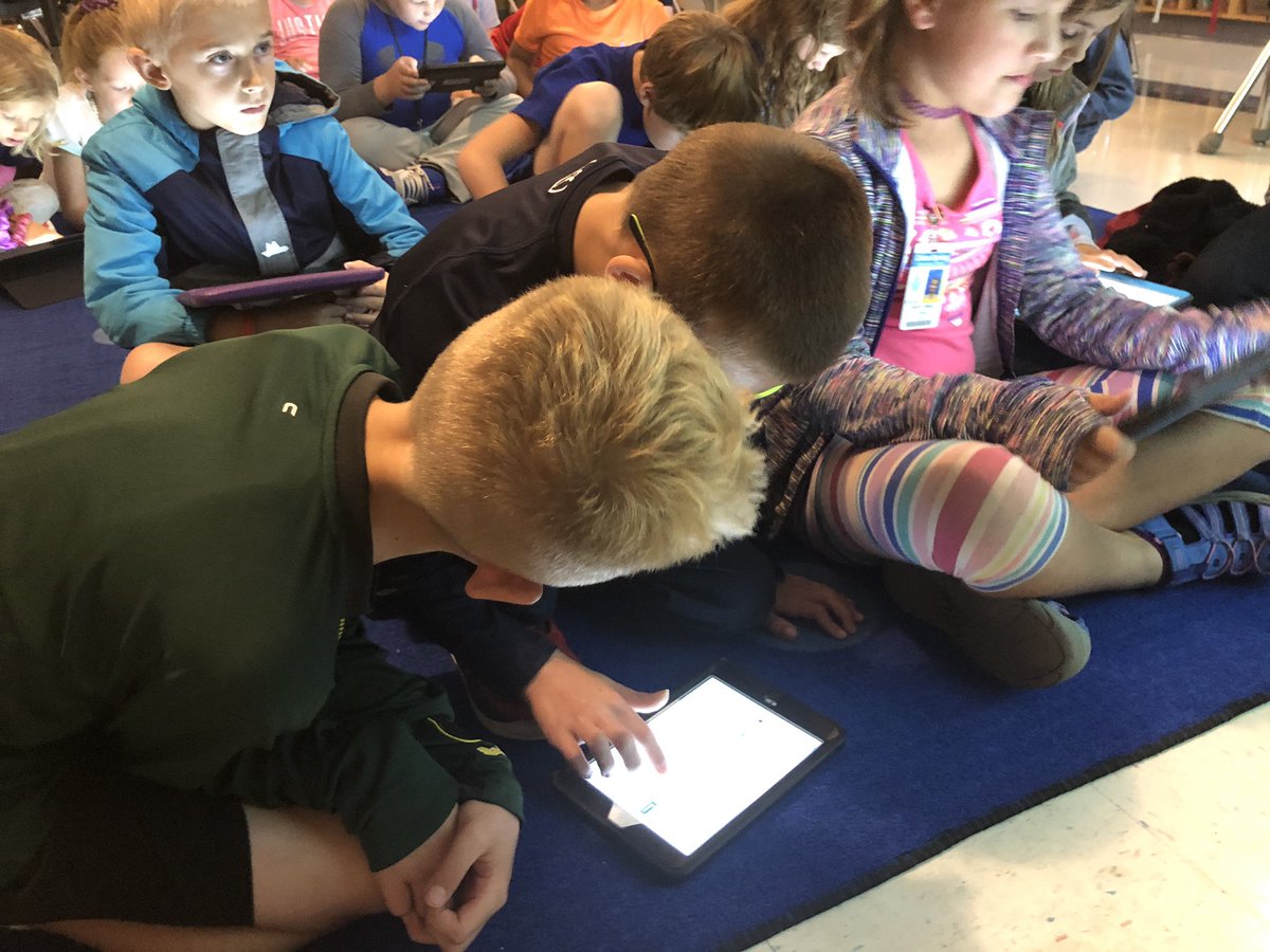 SuzyWright3's tweet photo. Nearpod makes our read alouds interactive. The collaborate feature gives all of us a voice, and we ALL want to be heard.#OurWhy #CILD @ChinaSpringES @nearpod https://t.co/gEaWjkpAK5