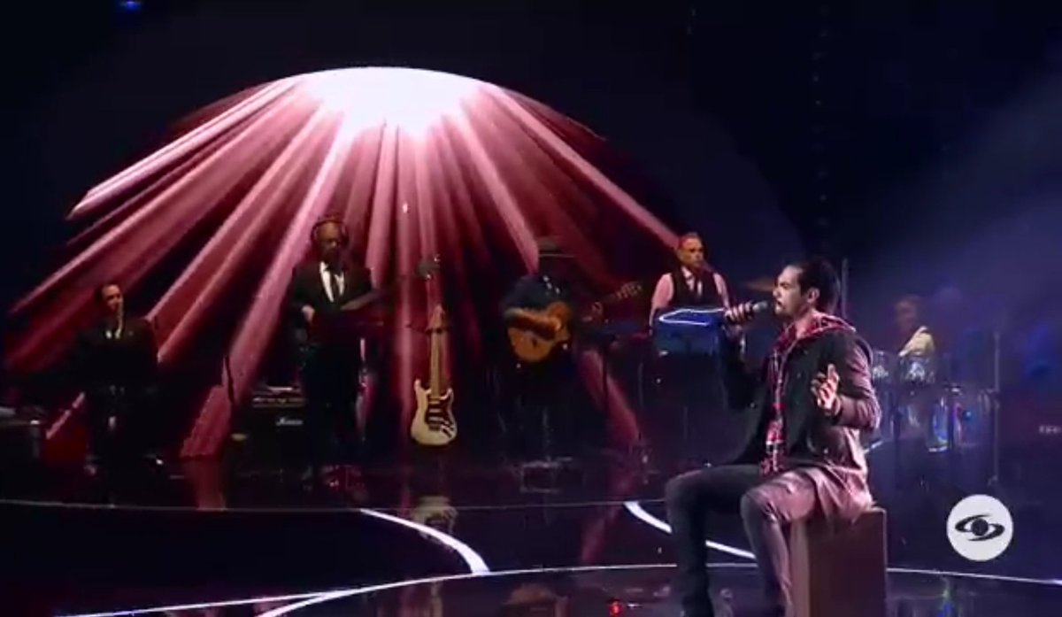 TeamSebArjonaPE's tweet photo. Excelente interpretación de JESÚS ES VERBO NO SUSTANTIVO a cargo nuestro querido @sebarjona en @YomeLlamo representando al grande @Ricardo_Arjona día a día dando lo mejor en la competencia.. Grande Sebas te queremos 👏👏😊😊🥰🥰 https://t.co/RJijlsaYcT