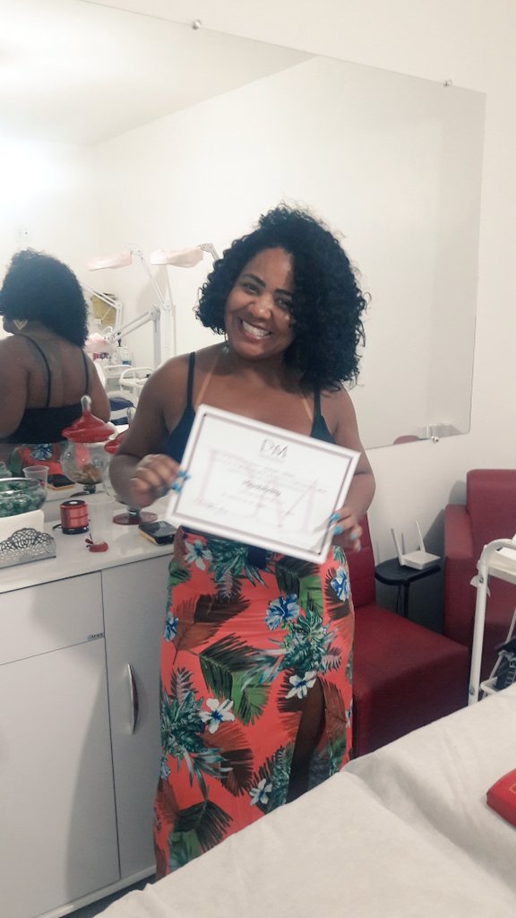 Mimimoreira19's tweet photo. Uma atitude de gratidão libera muita alegria em sua vida. Aonde quer que você vá, agradeça à Deus!
#microbleding
#SalãoLinndas
#certificado 🙌 https://t.co/PRbjTUmQ2s