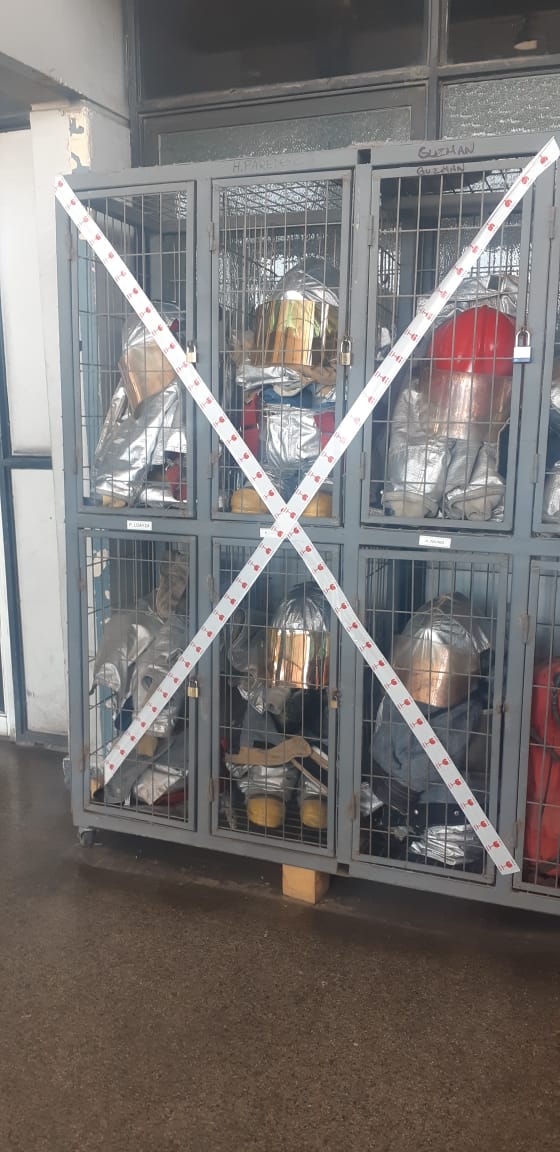 chile_bombero's tweet photo. #sclsinrespuesta
#sinbomberosdeaeropuerto
#Noqueremosparar
#Bomberosunidos
#ChileDesperto
#Nomasafp https://t.co/kTmtXoQiMh