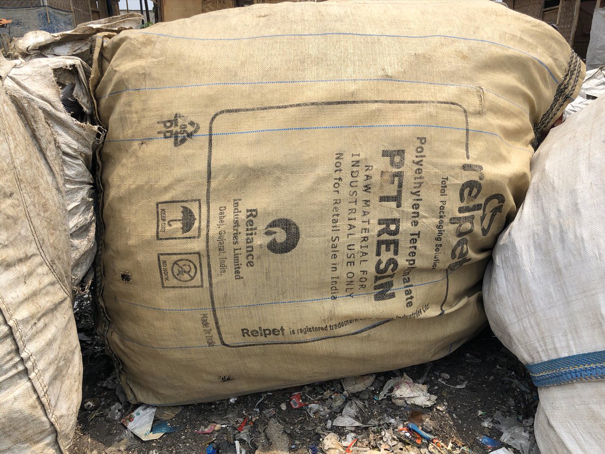 ismawati64's tweet photo. @ramanbharath1 @BaselAction @ToxicsFree @ciel_tweets @BaliFokus @walhinasional @ecotonID @ICEL_indo @aliansizwid 😈
I found a sack w/ Indian company name in a waste dumping area near Jakarta.
I think Harvestindo bought the PET resin from Gujarat.
The diverted containers contaminated w/ hazardous waste ☠️ended up in Adani to supply a company in Gujarat. @DownToEarth_IN
#ReturnToSender https://t.co/QcIQkMGiL5