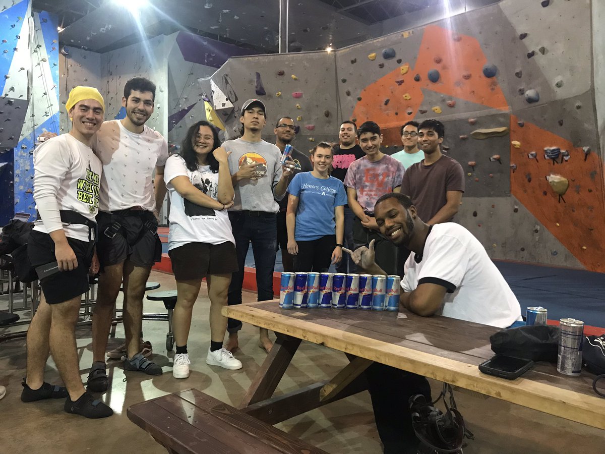 ClimbingMavs's tweet photo. Shout out to red bull for providing us some drinks for practice tonight! https://t.co/UVianNLuHD