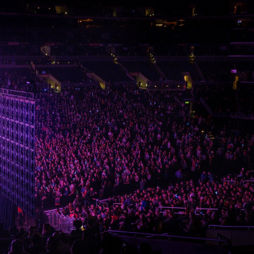 ianaberle's tweet image. How about that @vampireweekend show at #AdobeMax? Did you make it down to the floor? #maxbash