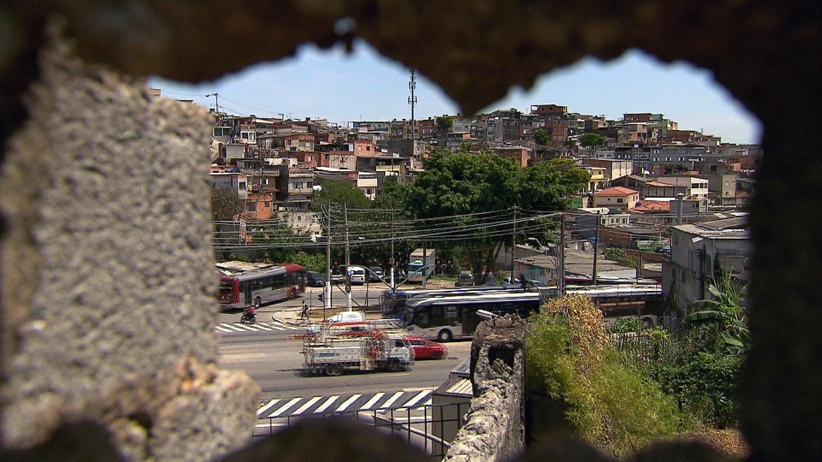 profreporter's tweet photo. O #ProfissãoRepórter sobre a desigualdade em São Paulo, a cidade mais rica do país, tá no ar! https://t.co/d9jAeTWvZ0