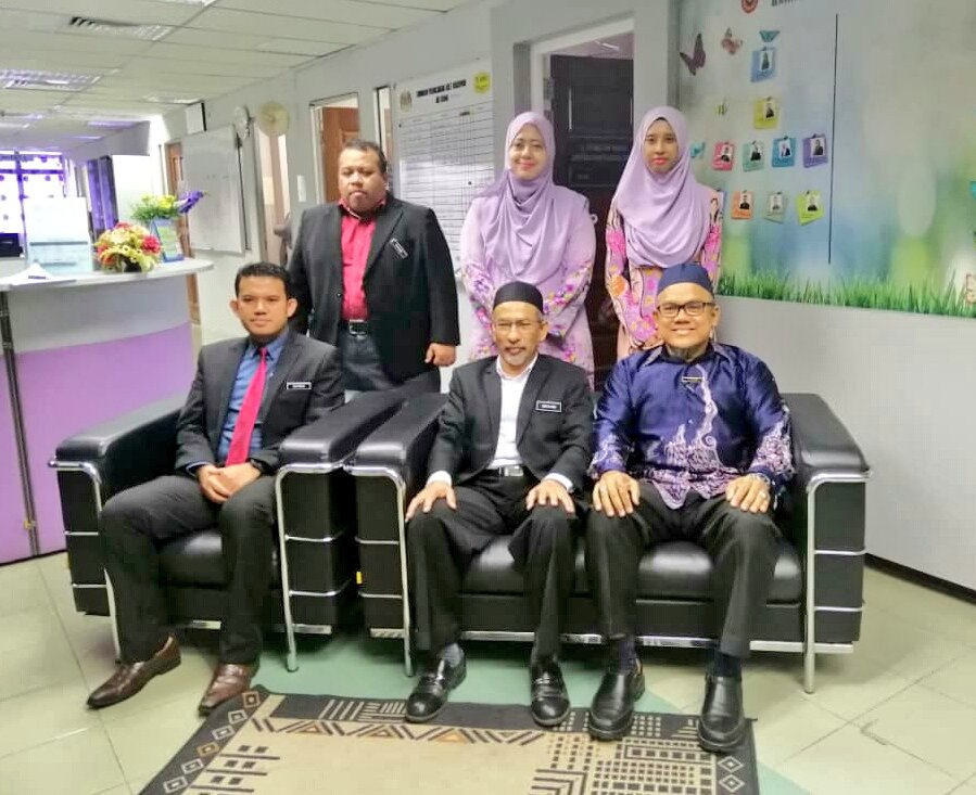 Pegawai P&amp;P lapor diri kepada Tuan Pengarah <a href="/jkr_kedah/">JKR Negeri Kedah</a> <a href="/HjIbrahim383/">IbrahimAhmad</a> pada 7.11.2019
<a href="/JKRMalaysia/">JKR Malaysia</a> 
<a href="/MOWorks/">でやんす</a> 
@kpkrjkr