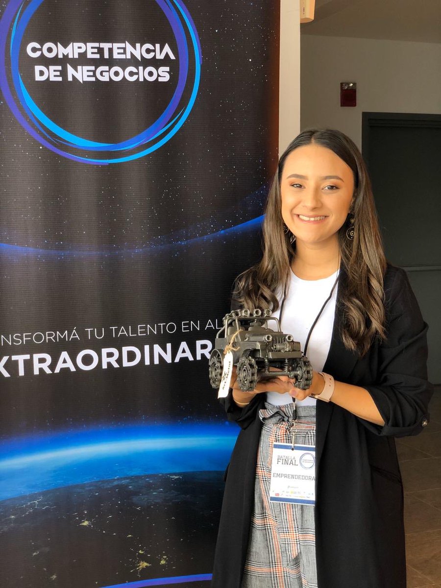*Ania Peralta*, joven propietaria de *Art Metal Nicaragua*, gana el premio *Mujer Emprendedora* en la *Competencia Regional de Negociamos* en Costa Rica.
¡Viva Nicaragua!
