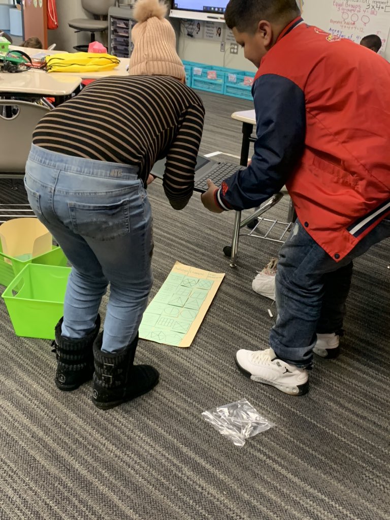 iteach00711's tweet photo. @Reyes_VL1 3rd grade mathematicians busy on their playlist! The engagement and Ss independence is amazing! I love that they are accountable for their learning! #rrechat #WISDGreatness https://t.co/xA5WJ4aFV9