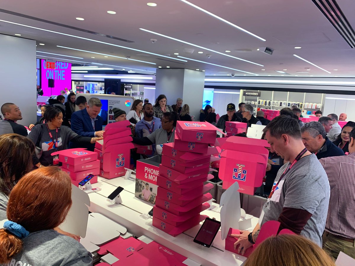 JennieMontanye's tweet photo. 1,000 Veteran care packages! All of your hard work &amp; passion made this incredible event happen @Lilly_NYC! Thank you to the @TMOTimesSquare team, our partners, &amp; TMO family for making this event possible tonight! @BobStanchina @MariaFigueirido #NERules https://t.co/RzaYDBPXQd