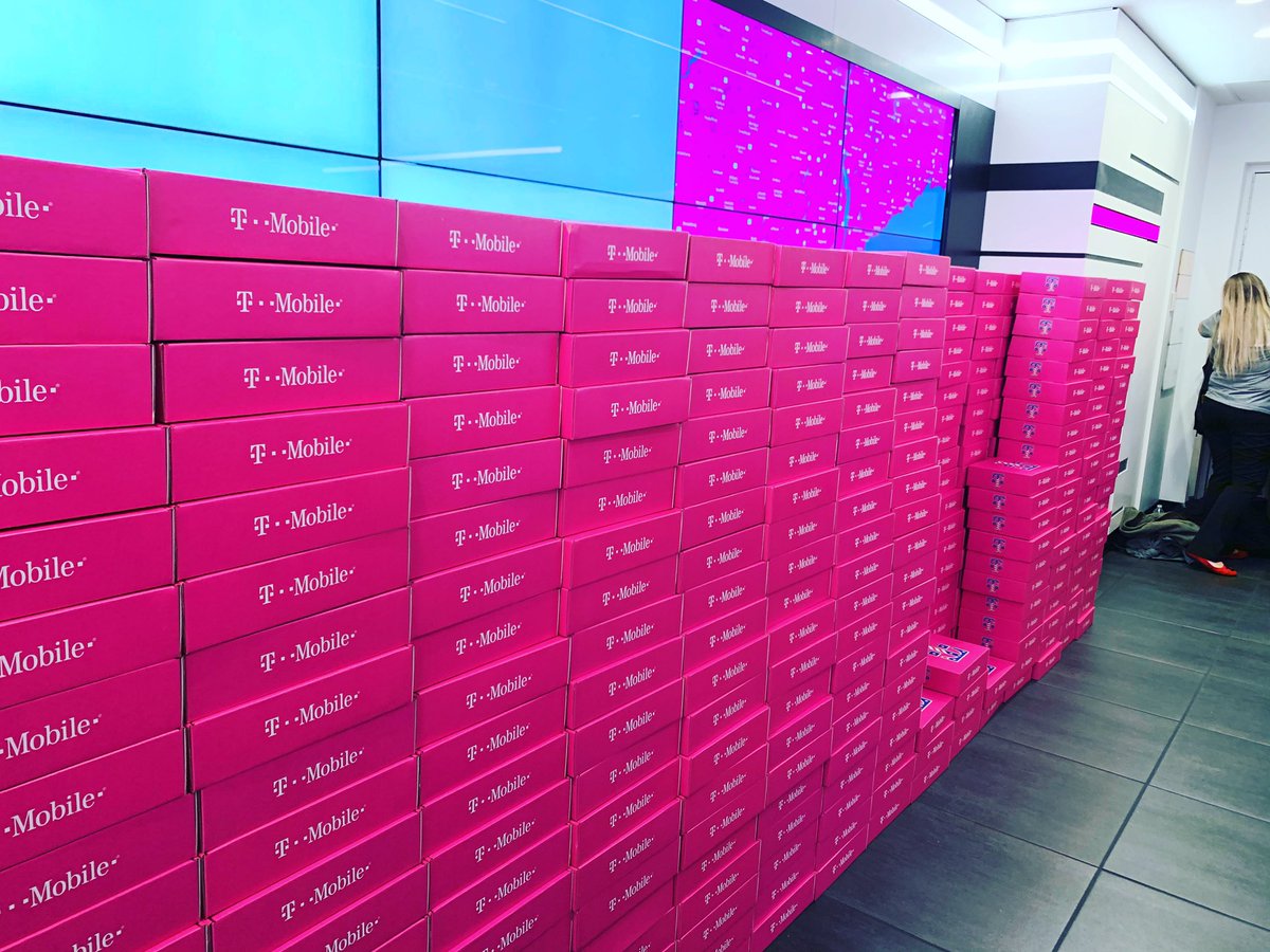 JennieMontanye's tweet photo. 1,000 Veteran care packages! All of your hard work &amp; passion made this incredible event happen @Lilly_NYC! Thank you to the @TMOTimesSquare team, our partners, &amp; TMO family for making this event possible tonight! @BobStanchina @MariaFigueirido #NERules https://t.co/RzaYDBPXQd