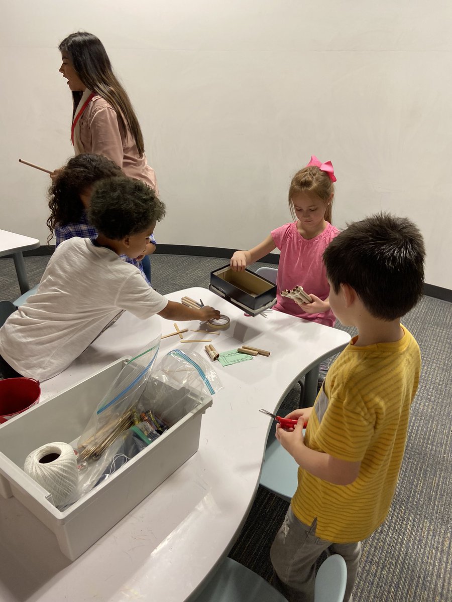 mdawncooper's tweet photo. Teamwork makes the dream work #bisd #FreeportDolphins #stream #bestjobintheworld #STEMeducation https://t.co/KRNQxFYeAM