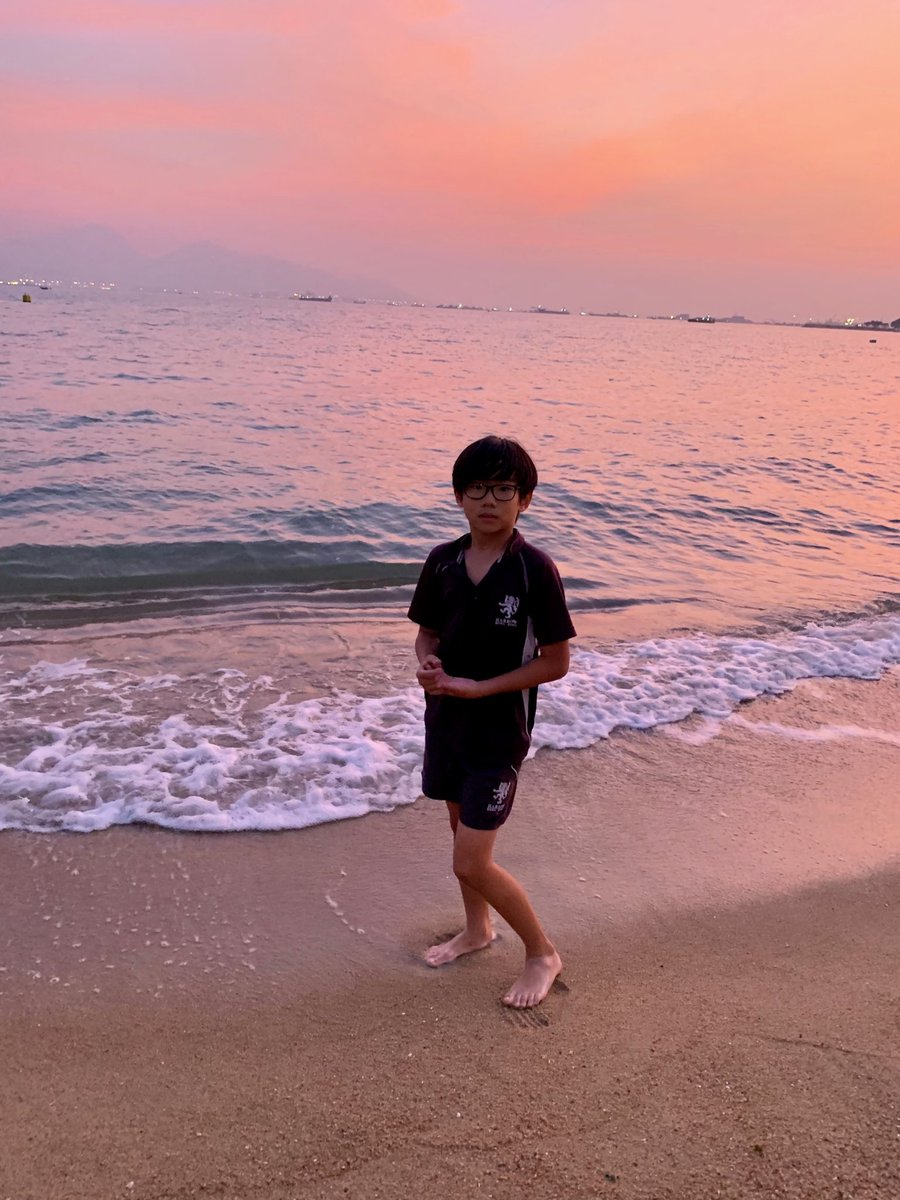 HeadHarrowHK's tweet photo. #PrepfreeWednesday .. a time to relax and enjoy time with friends @Harrow_HK https://t.co/XjzXlGu3V8