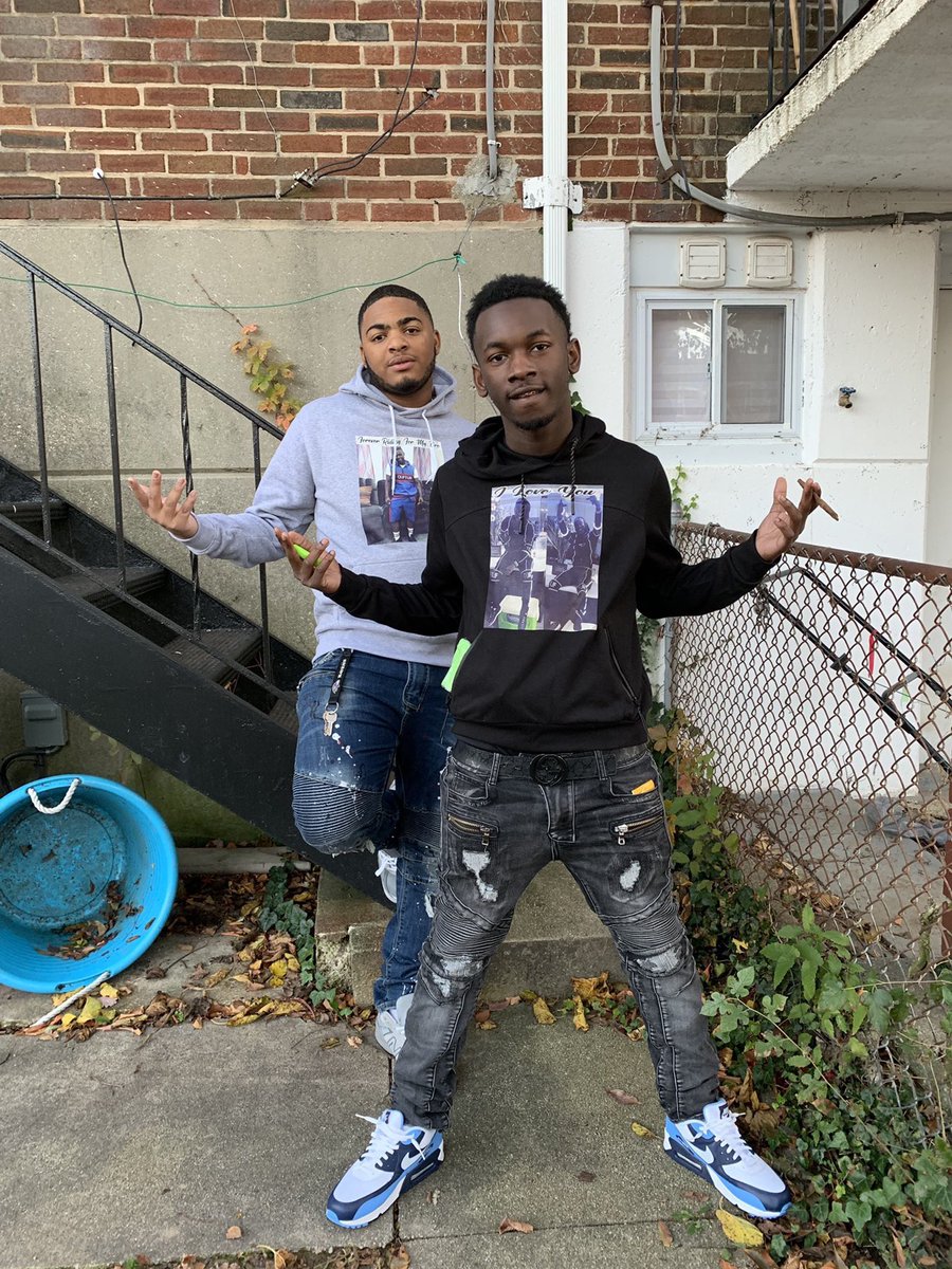 _tyjefe1's tweet photo. Forever I got you #LLmikemike👼🏾
Love you bro 💯💯 https://t.co/7eamnzeTqE