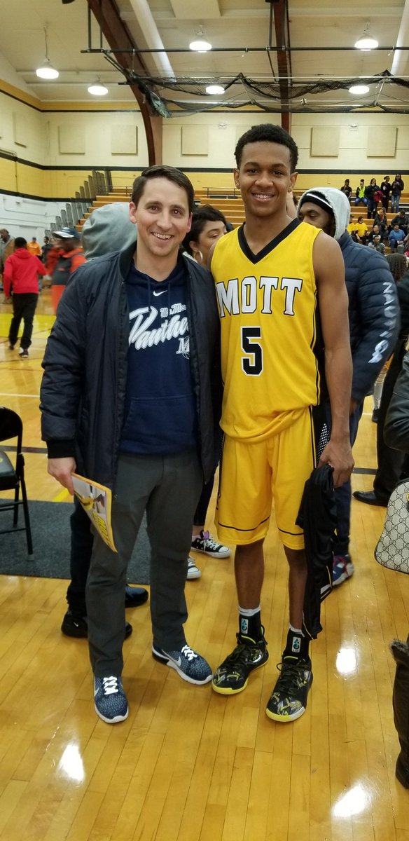 MtMorrisHoops's tweet photo. J.D. Rawls making Mt. Morris proud! #MottBasketball #NextLevel #ClassDisciplinePride #MadeInMtMorris https://t.co/KoaHgbRpsc