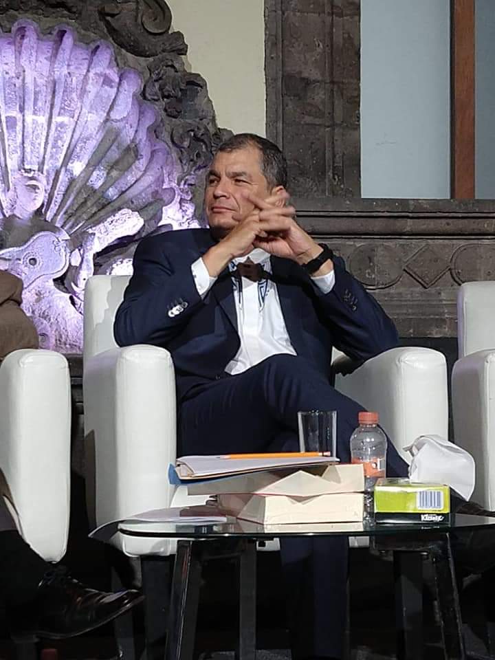 infpmorena's tweet photo. 📌"Ganar elecciones no es tomar el poder, aún queda una lucha contra los poderes fácticos": Rafael Correa.
Desde el #INFPM agradecemos la asistencia del expresidente de Ecuador🇪🇨 y nos llena de alegría que México🇲🇽 se convierta en sede de la discusión sobre el Ciclo Progresista. https://t.co/HIH48PSYvF