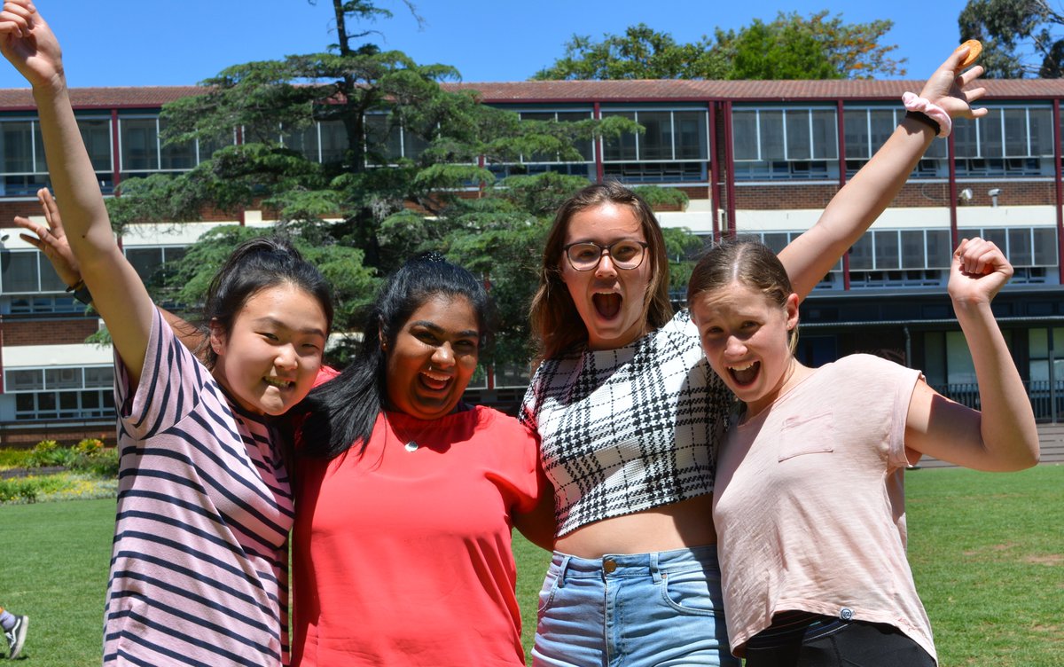 Ravenswood_News's tweet photo. Lunchtime was a riot of colour, as Kindergarten danced the Nutbush and we shopped the Prefects' bake sale to raise money for #ColourYourThreads and #PositiveEducation in disadvantaged schools #PosPsy @PESA_Aus https://t.co/QKQKe8L26G