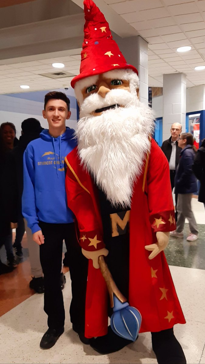 FMMtweets's tweet photo. More amazing Clubs moments from tonight's #Gr8OpenHouse @FMMtweets ... leadership opportunities abound with groups like @FMMSAC @FMMSG and @fmm_messenger 
@ycdsb #theFMMdifference #wethemagic #GetInvolved #thejourneybegins https://t.co/lAMbuAHXmP