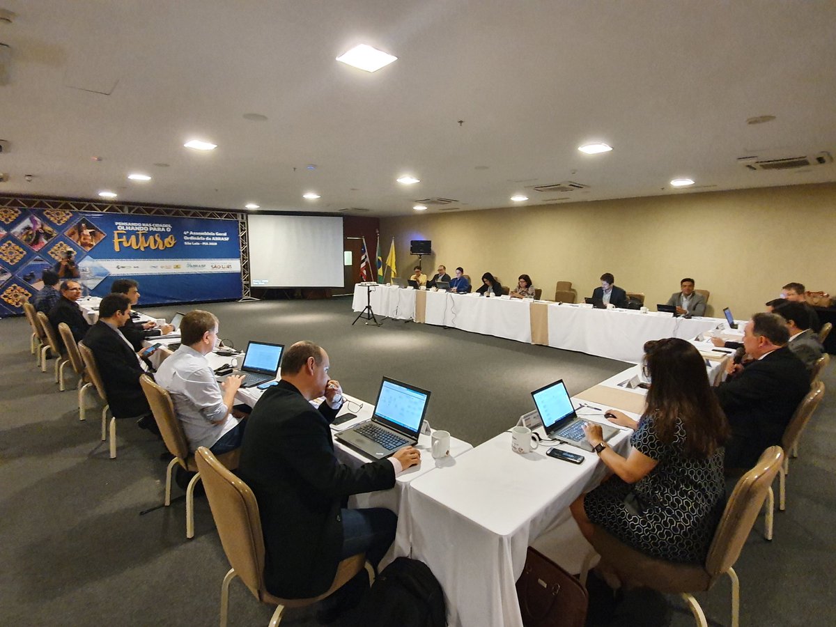 Abrasf's tweet photo. Auditores fiscais de todas as regiões do 🇧🇷 participaram nesta quarta-feira (06) da 48ª Reunião da Câmara Técnica Permanente da Abrasf. O encontro acontece em São Luís (MA) e antecedeu a tradicional assembleia dos associados da entidade. #48CTPAbrasf #AbrasfSãoLuís #Abrasf https://t.co/xic3OIBou5