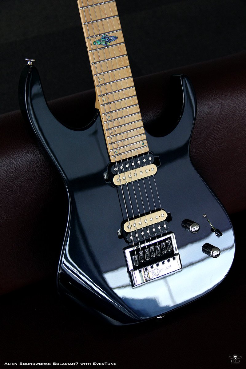 AlienSoundworks's tweet photo. Alien Soundworks Solarian7 with EverTune
- Majora Finish
- Body: Alder
- Neck: Maple/Walnut
- Fingerboard: Maple
- Pickups: HUM7
- EverTune
#aliensoundworks #evertune #7弦 https://t.co/B49UmCq2gA