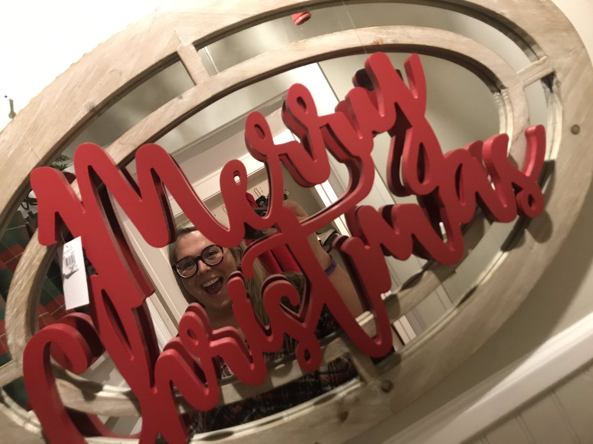 planeyplaney's tweet photo. Instagram keeps crashing, so I can’t post these photos yet. Here are some of my favorite shots from the #bloggerbash! https://t.co/Sz8xk2D18b