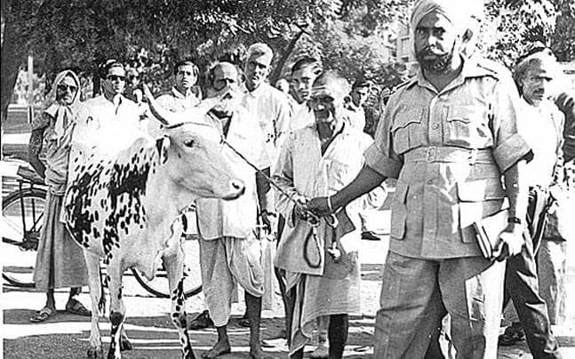 November 7, 1966Parliament House, Delhi.It is long pending demand in India for a rule on complete Ban of Cow-Slaughter. Even the constitution mentions in it's directive principles.On this day, 1966 around 3-7 Lakh people (based of diff. estimate) gathered in Delhi peacefully