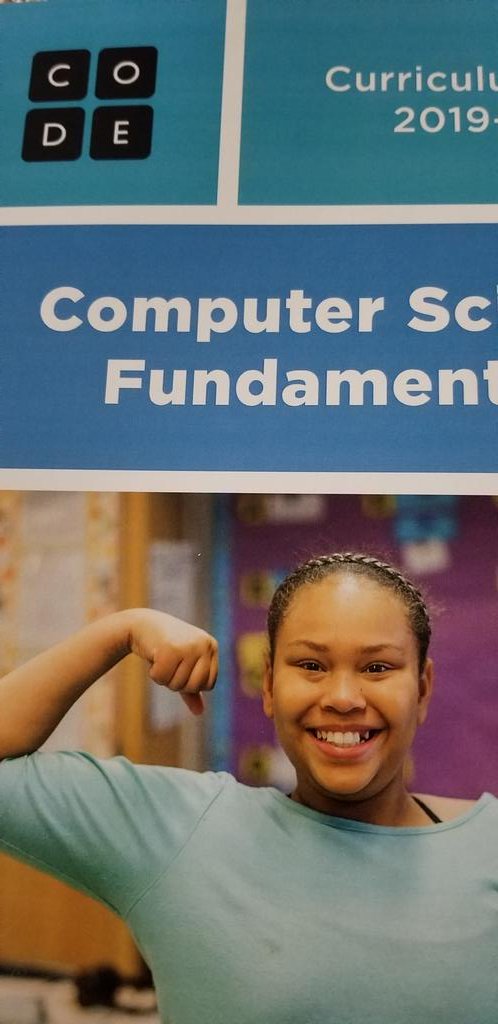 CHUSD_EdTechies's tweet photo. Excellent PD on https://t.co/l0mokIIwhv Fundamentals.  Thanks @MarlenaHebern #HourOfCode @GoCHUSD https://t.co/3t10x3Z6hi