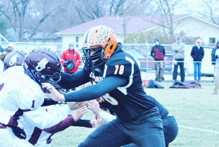 epicteamcamps's tweet photo. Cambridge Trojans vs Neligh Oakdale #ClassD1 #Playoffs #eightman  #epicfootballcamps @Camb_Pub_Sch_NE 
🏈📸 by Genny Kubik 💪💪👍👍 https://t.co/ZAjtNvB9Uj