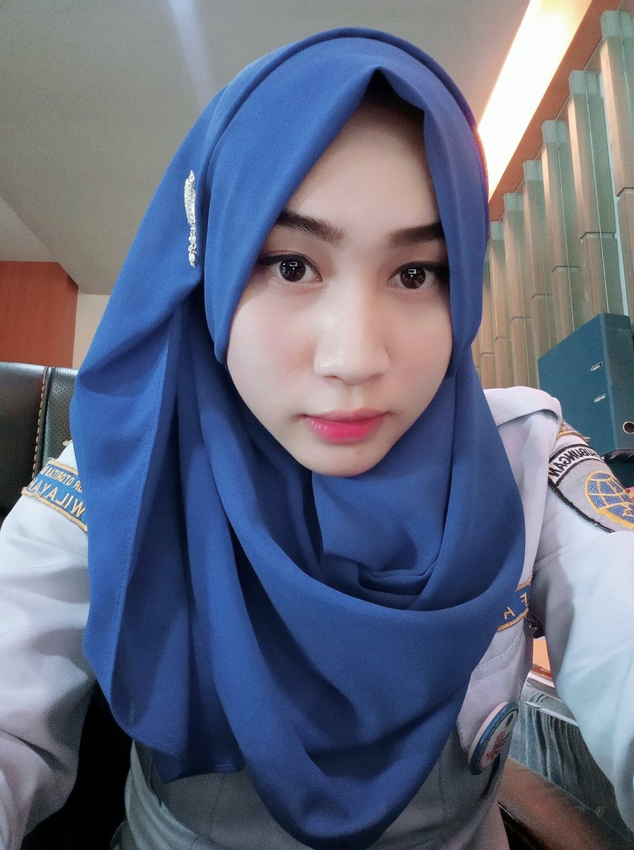 zlmltfh's tweet image. Tenanglah hanya cukup lagu ed sheeran &amp;amp; justin bieber yg punya judul &quot;I don&apos;t care&quot; Tapi akunya selalu care sama kamu kok ❤☺🤣🤣🤣
#eeea 😆😅🤣