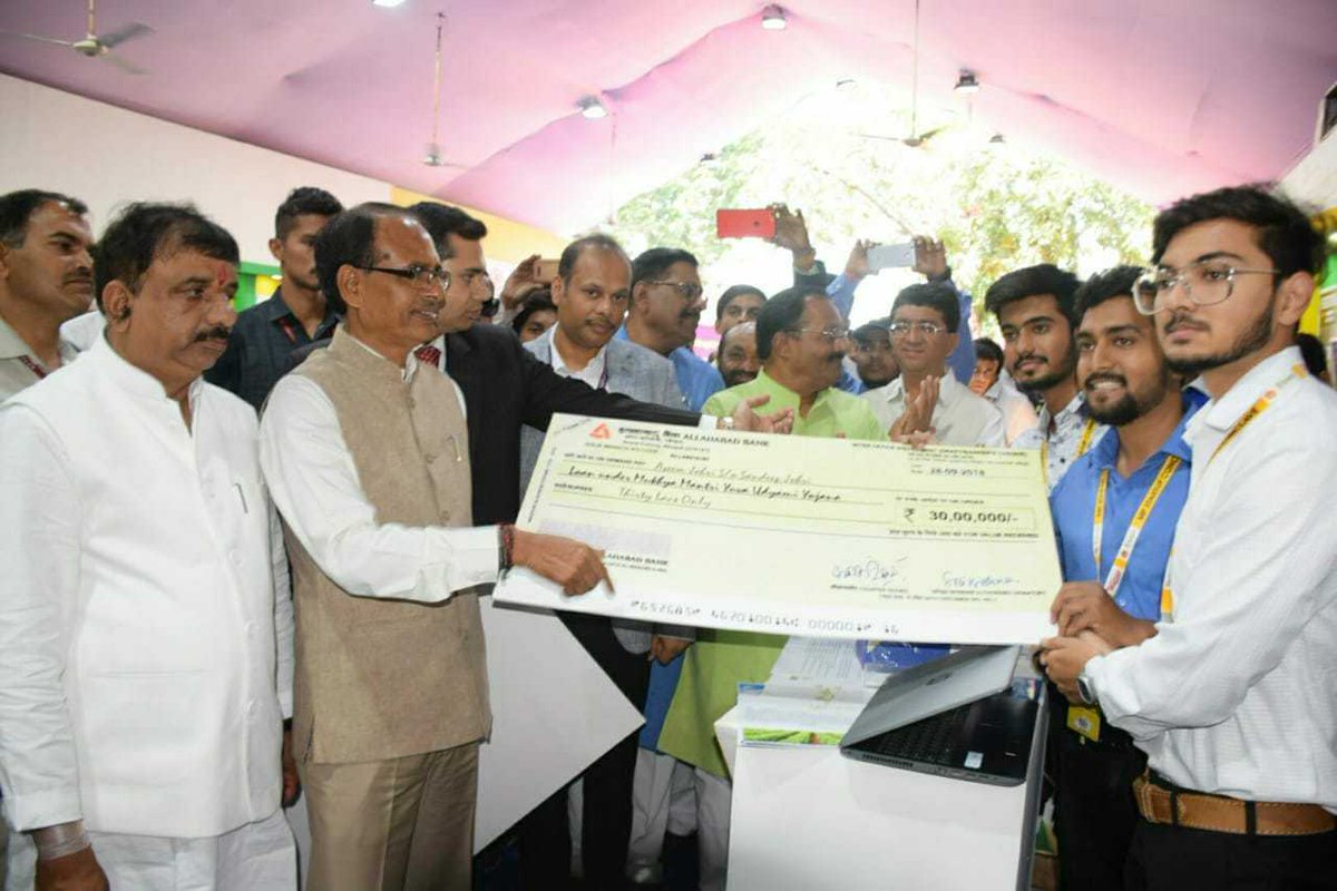 inventohack's tweet photo. #MPStartupConclave #FarmerBuddy #makeinindia #startup #GoGreen https://t.co/16iDNOKLHh